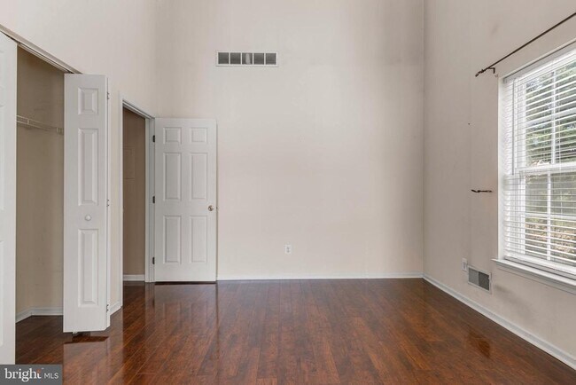 Building Photo - 312 River Birch Cir