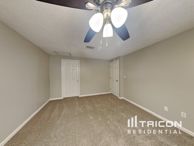 Building Photo - 2846 Tanglewood Blvd
