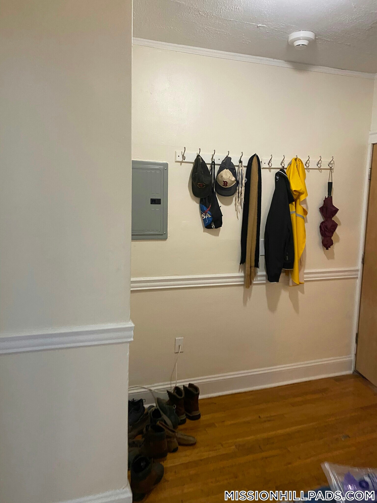 Building Photo - 360 Riverway