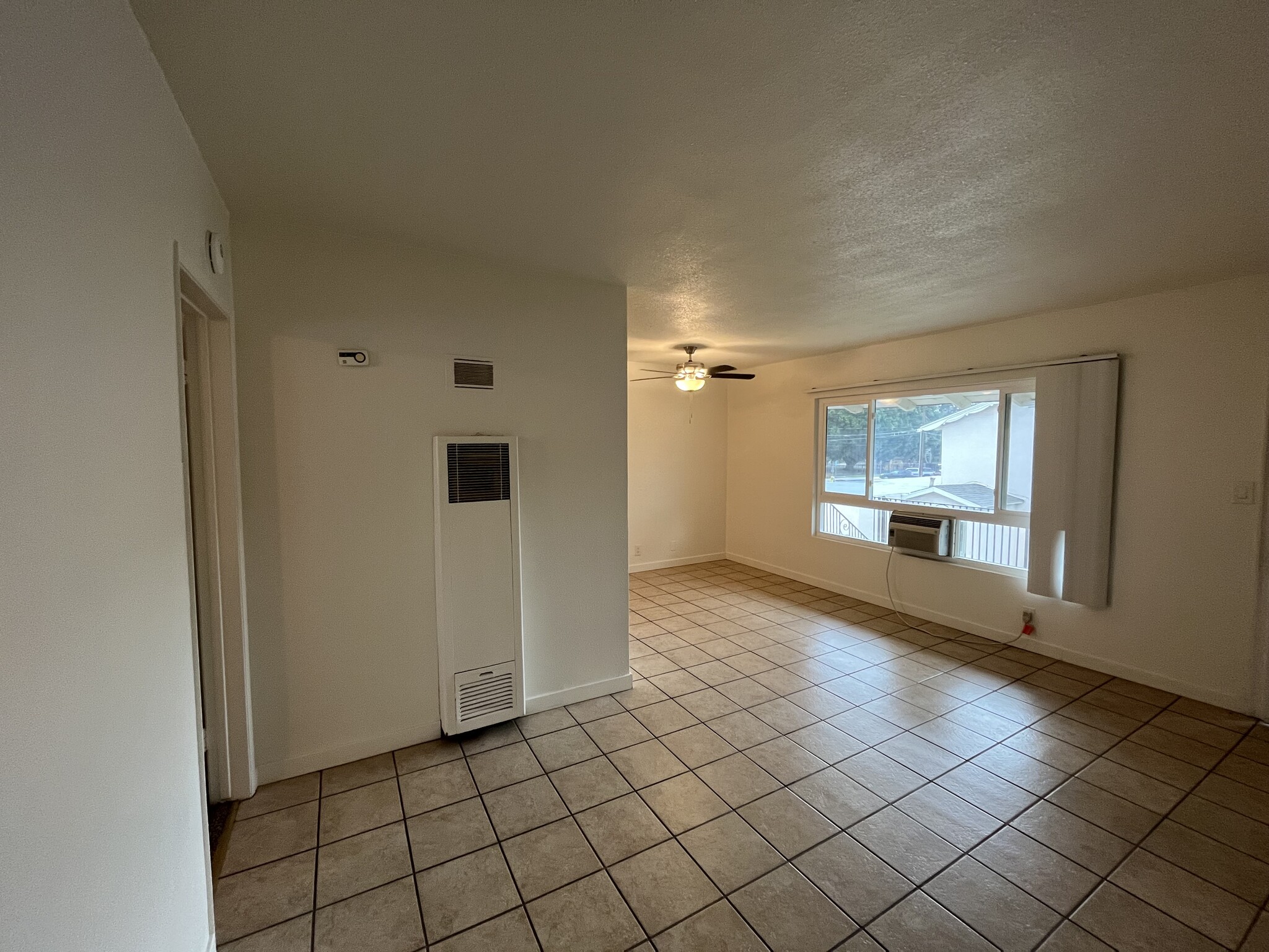 Living Room - 207 S Lillie Ave
