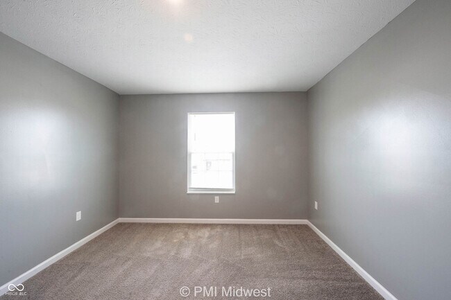 Building Photo - 3975 Fenwick Ln