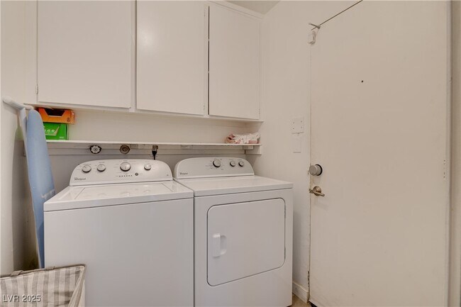 Building Photo - 1531 Commanche Dr