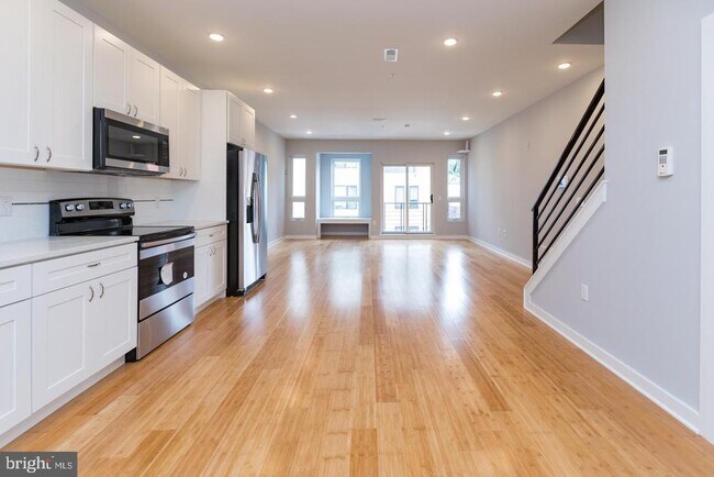 Building Photo - 2230 Frankford Ave