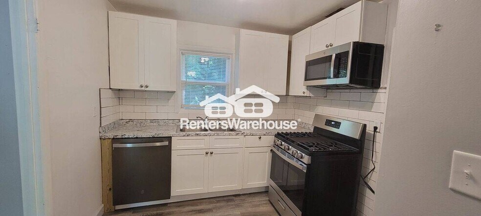 Building Photo - 2842 Marco Dr NW