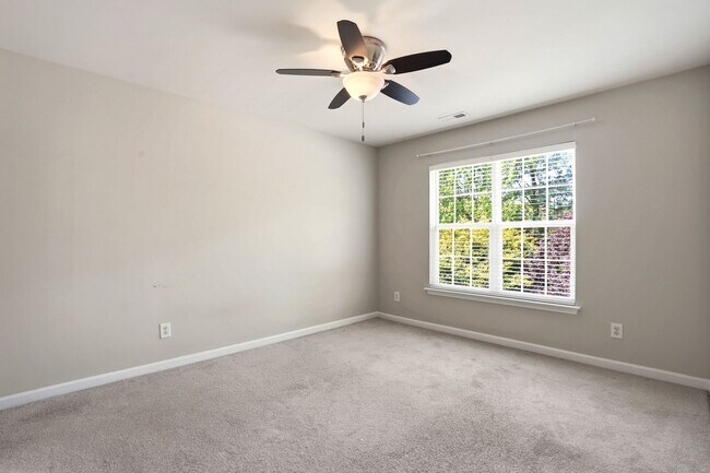 Building Photo - WAKEFIELD CORNER HOME WITH 4 BEDROOMS IS WAITING FOR YOU!