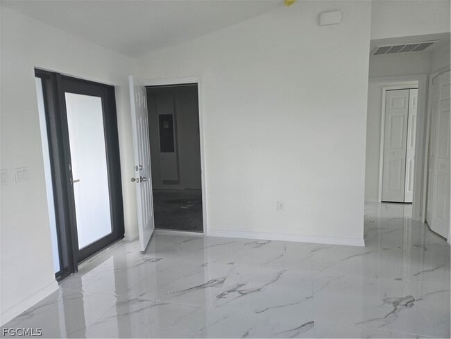 Building Photo - 2707 30th St SW