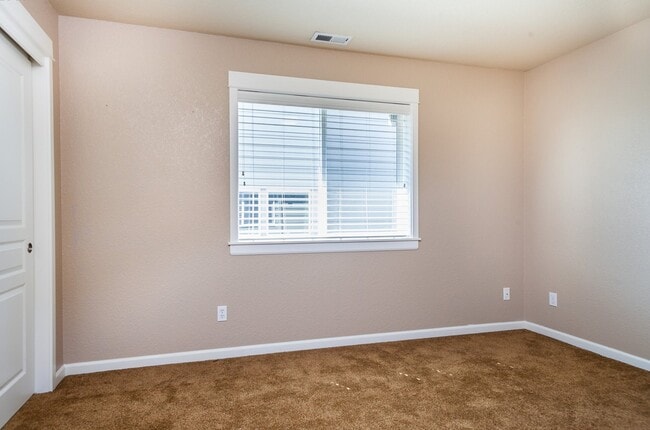 Building Photo - 3089 SE Riesling Rd