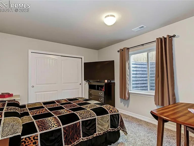 Building Photo - 6512 Tillamook Dr
