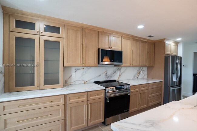 Building Photo - 16701 Bobcat Dr