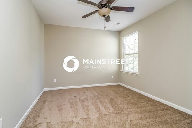 Building Photo - 4 Bedroom Pet-Friendly Home in La Vergne, TN with Main Street Renewal