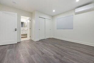 Building Photo - 1370 Nashville St