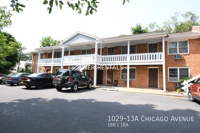 Primary Photo - 1029-13A Chicago Ave