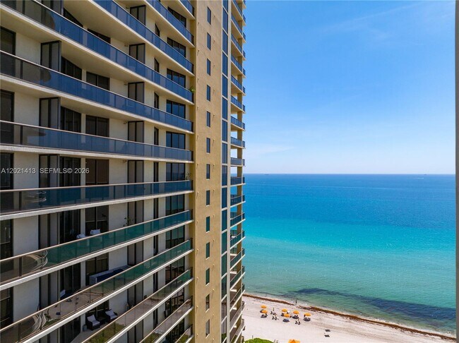 Building Photo - 16275 Collins Ave