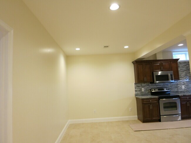 Building Photo - 41449 Autumn Sun Dr