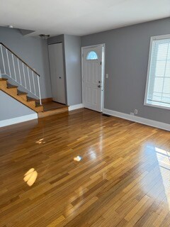 Building Photo - 441 Greentree Ln