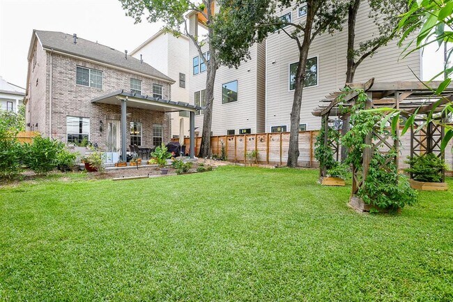 Building Photo - 7608 Janak Dr
