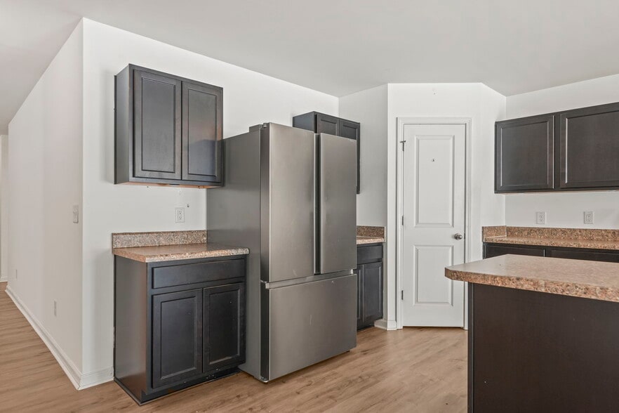 Building Photo - 1789 Sapphire Dr