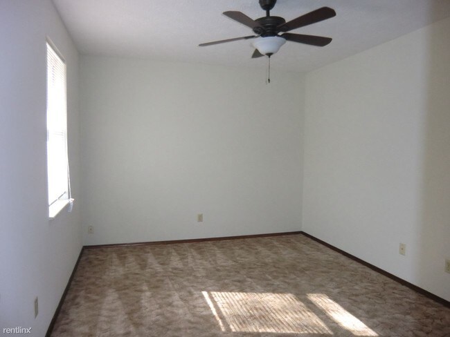 Building Photo - 1104 Roosevelt Ave