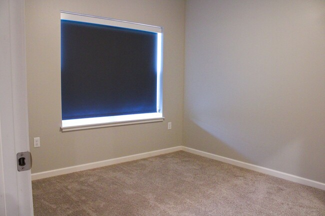 Building Photo - 3201 Redhawk St