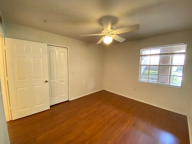 Building Photo - 13941 Fairway Island Dr