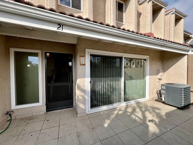 Building Photo - Large 3 bedroom townhome available in Buena Park