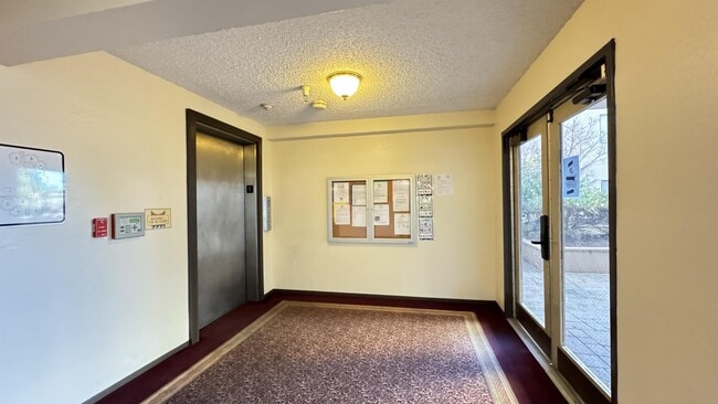 Building Photo - 545 Pierce St
