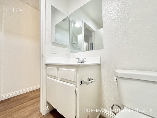 Building Photo - 10346 Commerce Ave