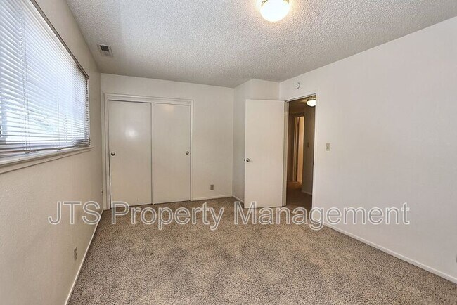 Building Photo - 2722 26th St