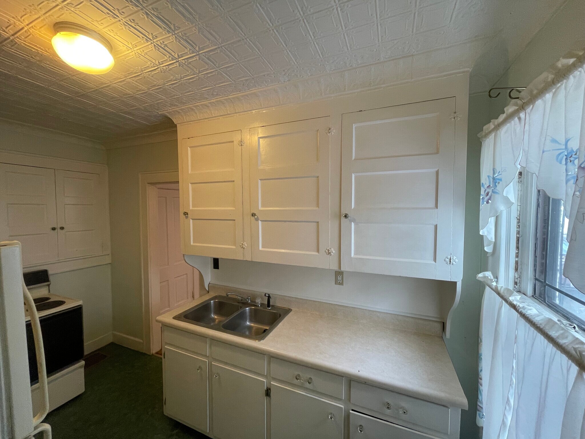 Building Photo - 411 W Sullivan St