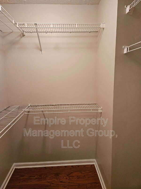 Building Photo - 202 Castlebury Dr
