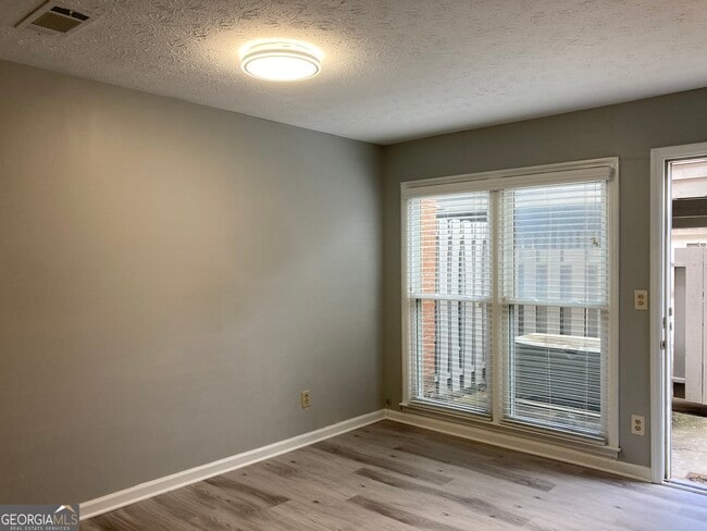 Building Photo - 4141 Paddington Dr