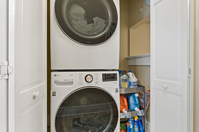 Building Photo - 611 S Orleans Ave