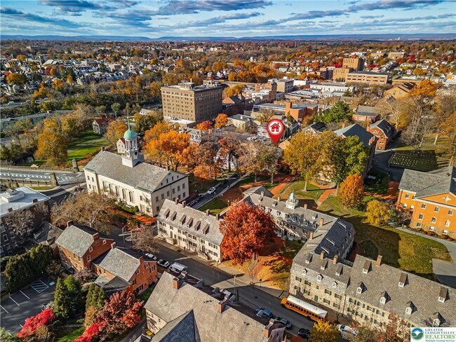 Building Photo - 426 Heckewelder Pl