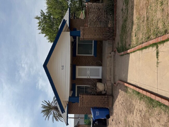 Building Photo - 710 S 1st St