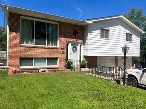 Building Photo - Convenient Location!!