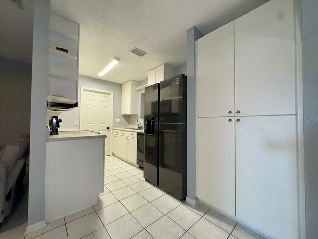 Building Photo - 13543 Longwood Ave