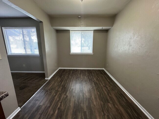 Building Photo - 1411 Lazy Brook