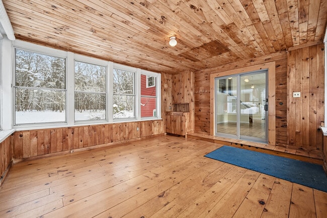 Building Photo - 11 Caribou Dr