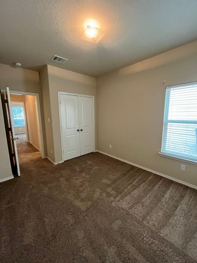 Building Photo - 4326 Stanley Park