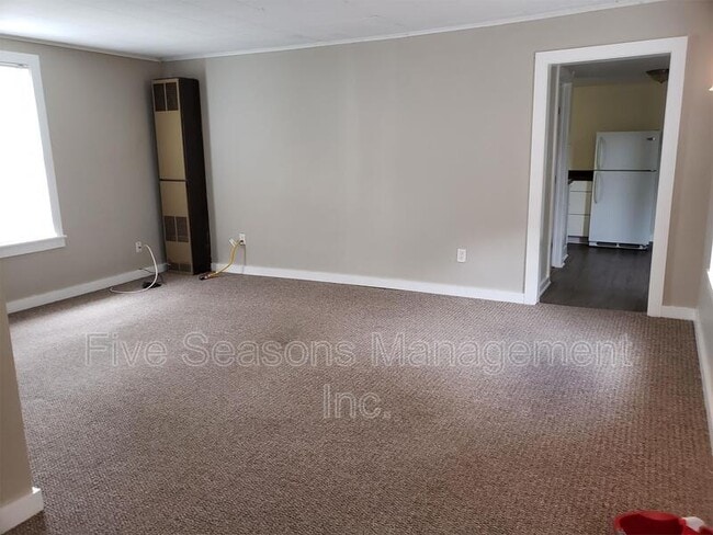 Building Photo - 80 Chase St