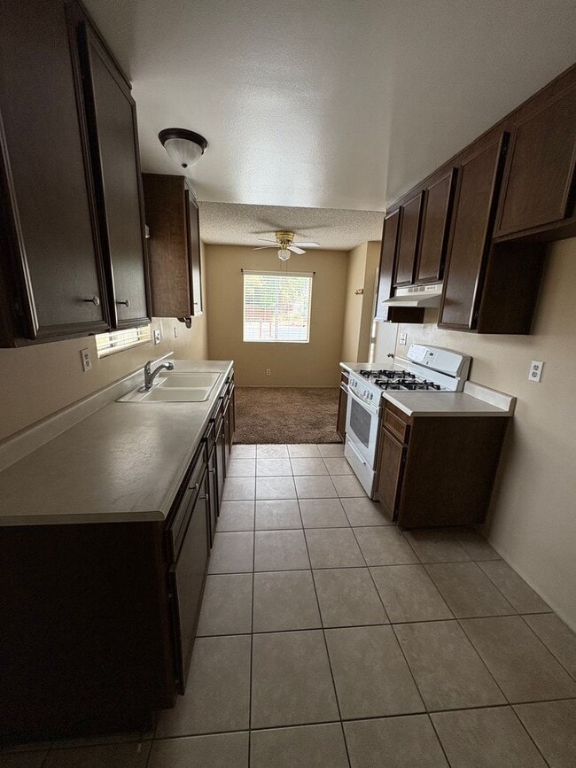 Building Photo - FOR RENT / 55+COMMUNITY