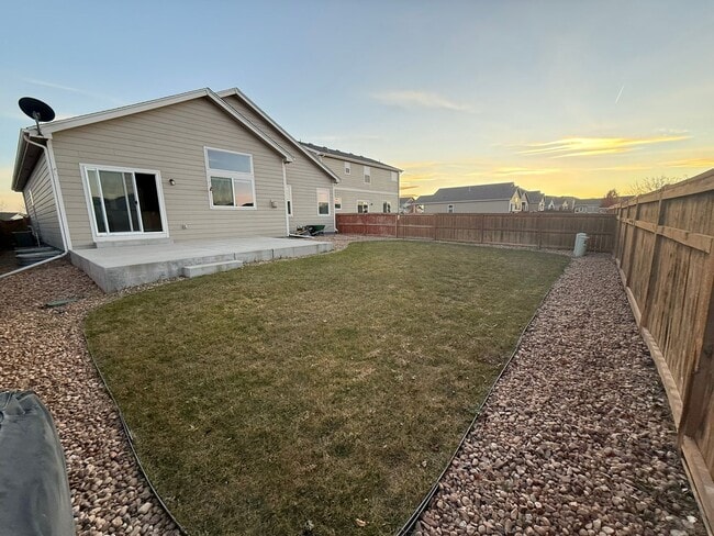 Building Photo - Spacious Modern 5-Bedroom Ranch Home in Hidden Valley Farm