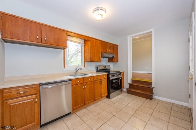 Building Photo - 99 Chesapeake Ave