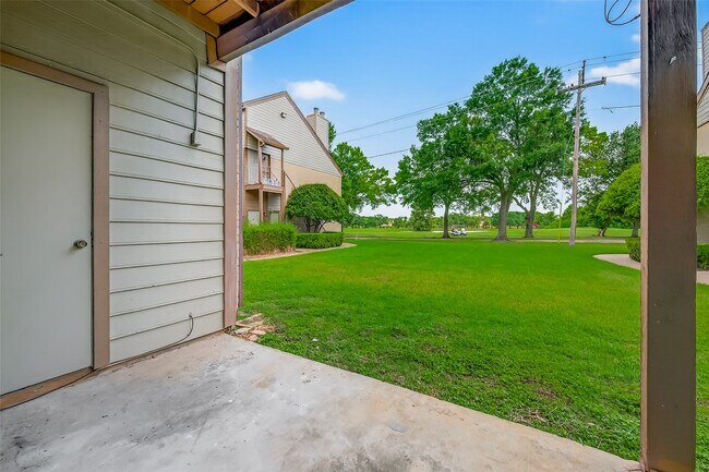 Building Photo - 8205 Sands Point Dr