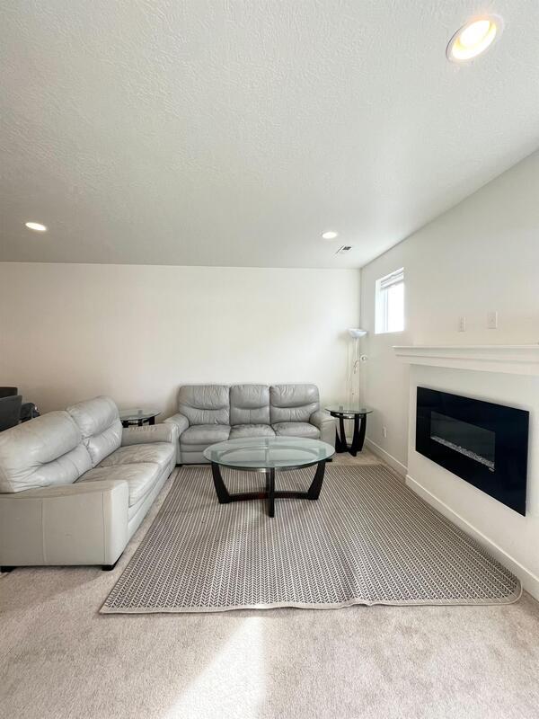 Building Photo - 3883 Komenda Ct