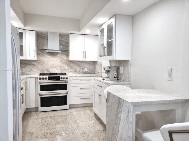 Building Photo - 4101 N Ocean Blvd