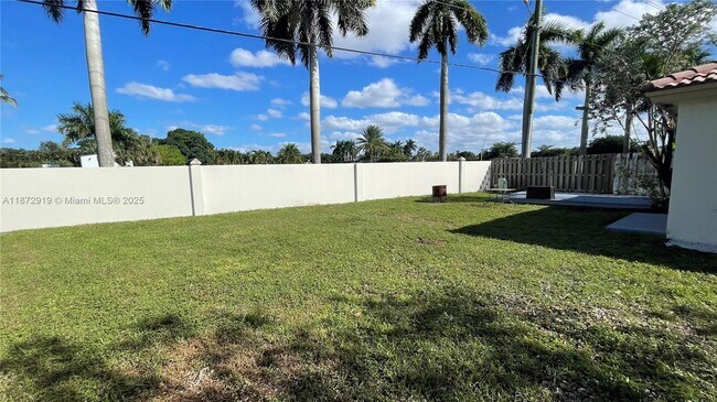 Building Photo - 6952 SW 148 Ln