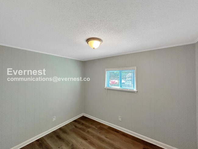 Building Photo - 835 Margo Ln