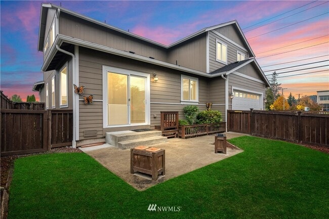 Building Photo - 6405 160th Ave E