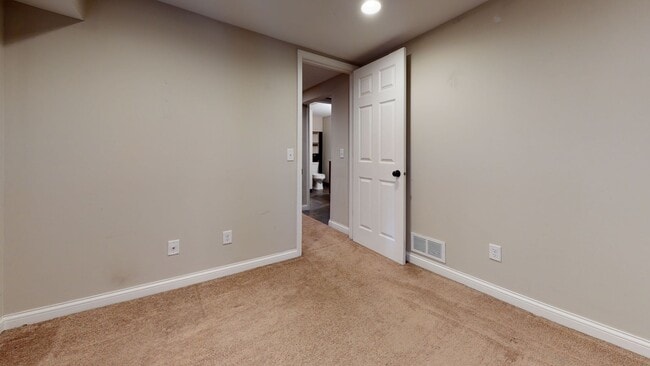 Building Photo - Affordable 4 Bedroom House - Close to U of...